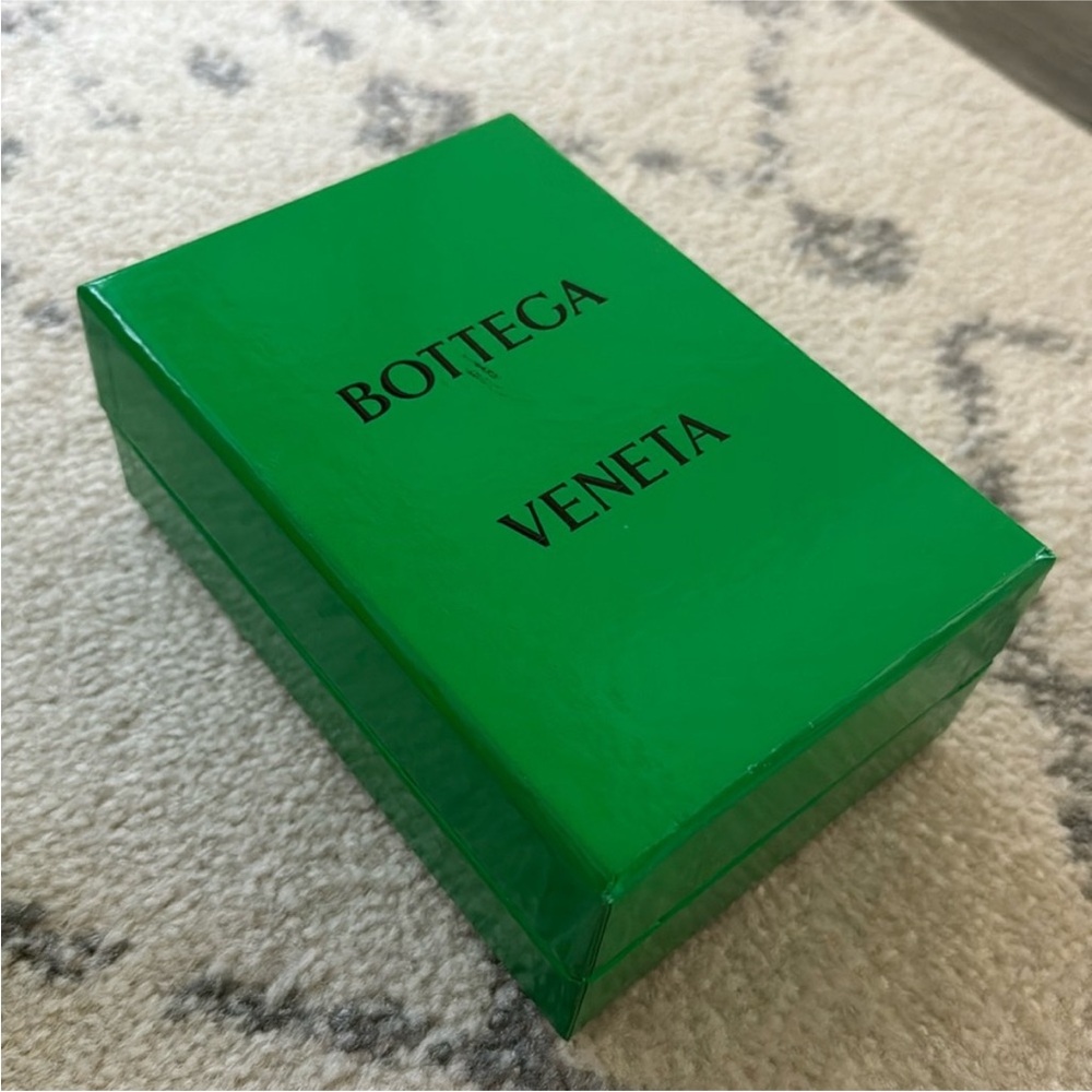 Original authentic bottega Veneta wallet empty box